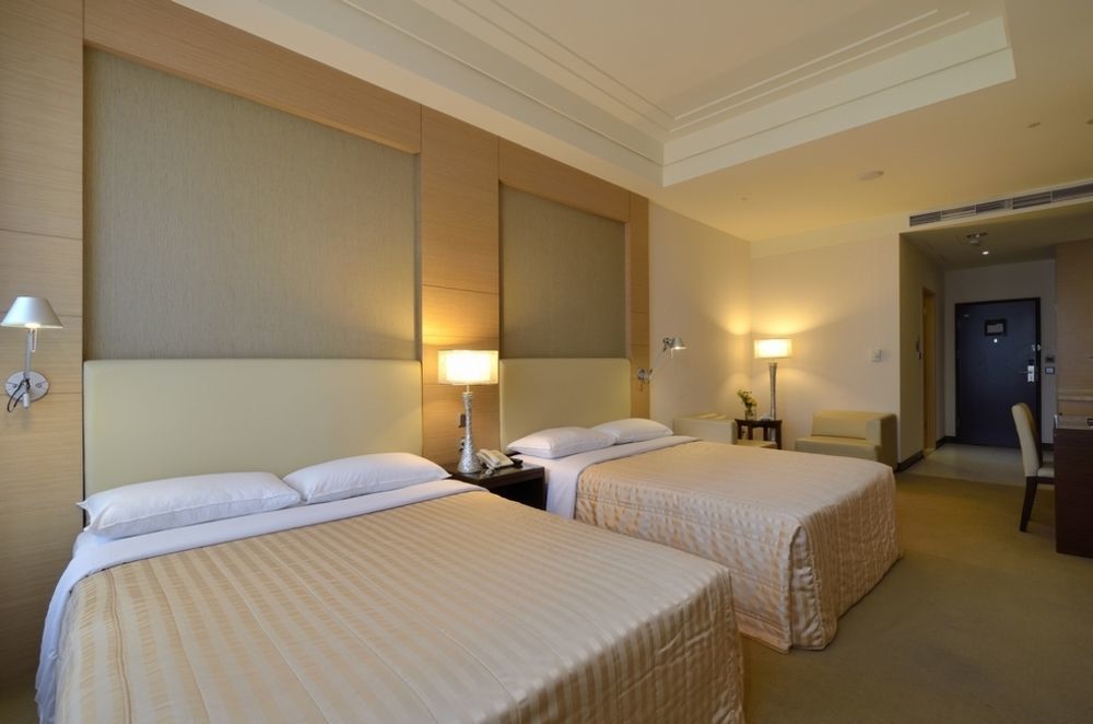 Ever Delightful Business Hotel Csiaji Kültér fotó