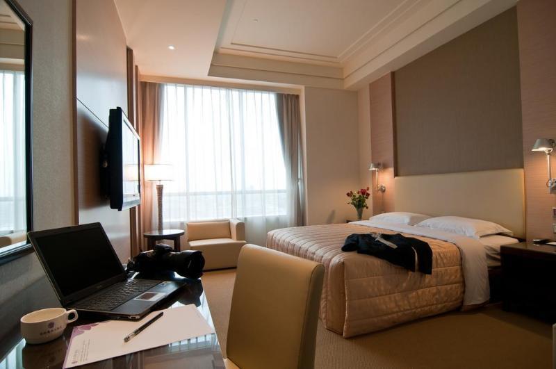 Ever Delightful Business Hotel Csiaji Kültér fotó