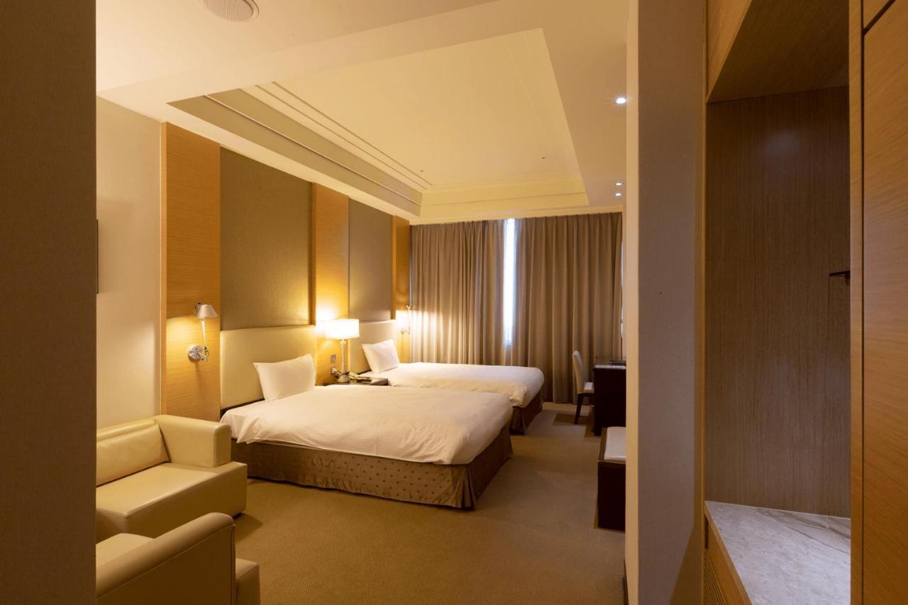 Ever Delightful Business Hotel Csiaji Kültér fotó