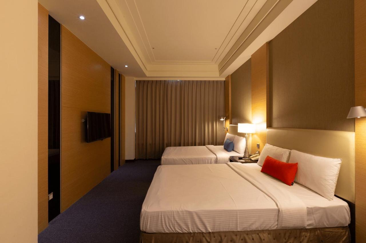 Ever Delightful Business Hotel Csiaji Kültér fotó