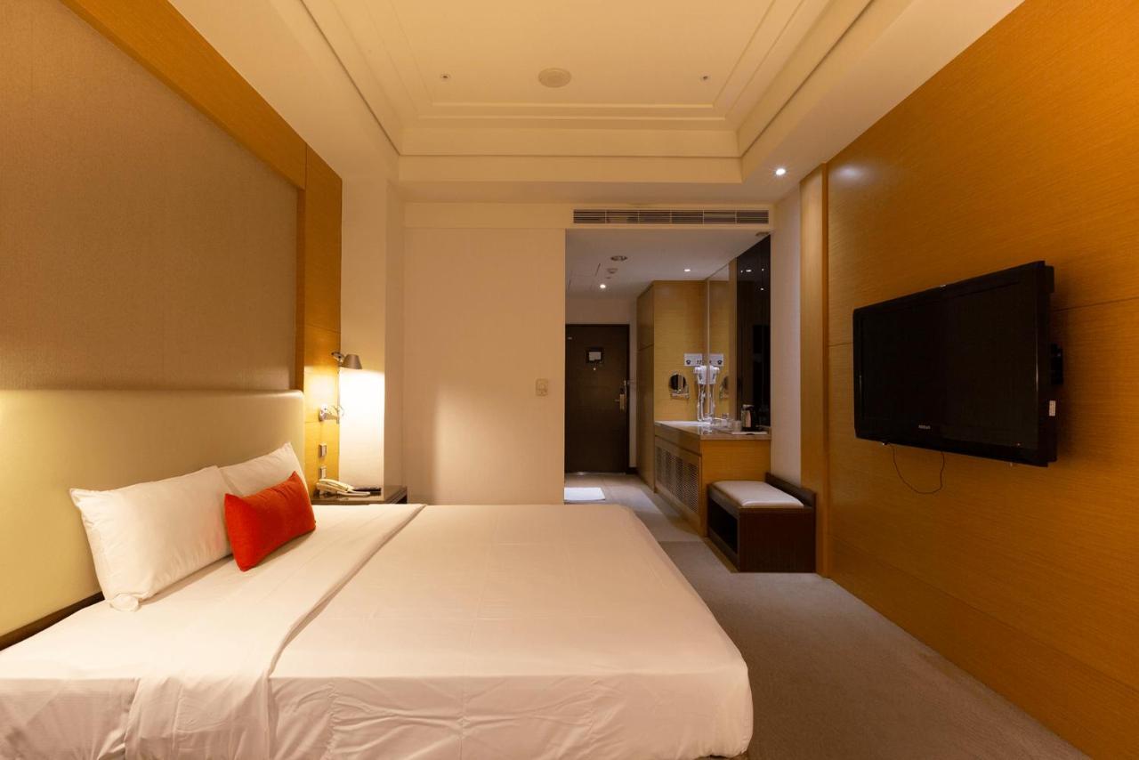 Ever Delightful Business Hotel Csiaji Kültér fotó