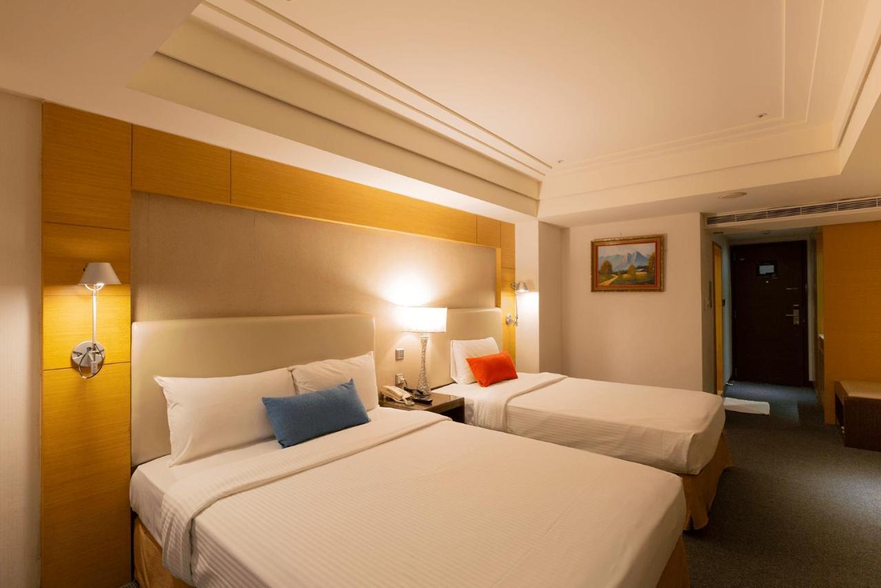 Ever Delightful Business Hotel Csiaji Kültér fotó