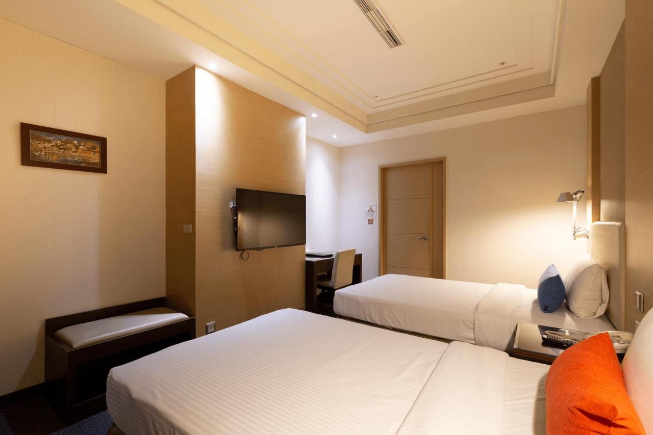 Ever Delightful Business Hotel Csiaji Kültér fotó